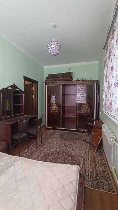 Юнусабад 10 кв 2-хона 3-этаж  Кирпичный Мебел+техника. Срочно