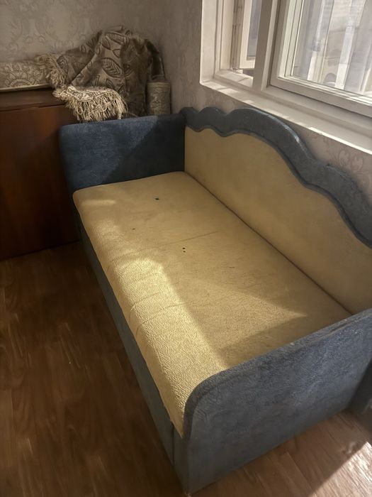 Отдам маленькую тахту