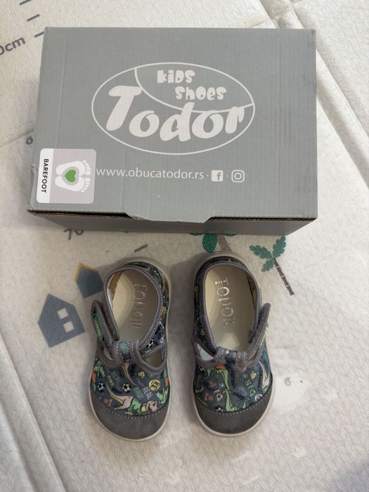 Боси пантофи Todor