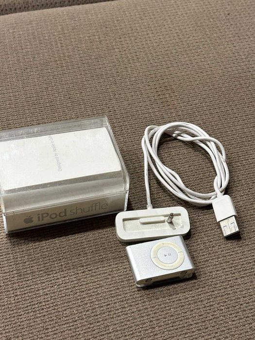 iPod Shuffle 2nd Generation Silver - Pachet Complet de Colecție A1204