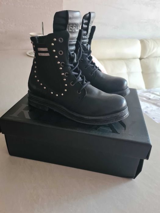 Replay - естествена кожа