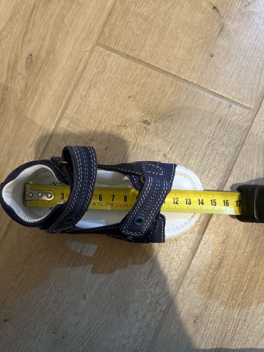 2 perechi sandale baieti Lasocki 21 si Nike 22