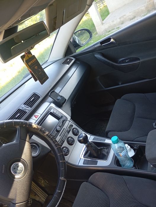 Pasat B6 de vânzare