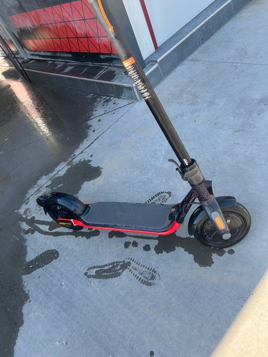 Vând trotinetă electrică ninebot segway