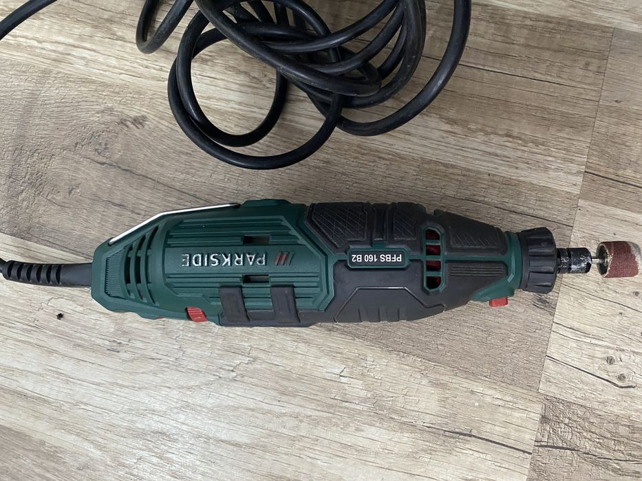 Freza parkside pe cablu