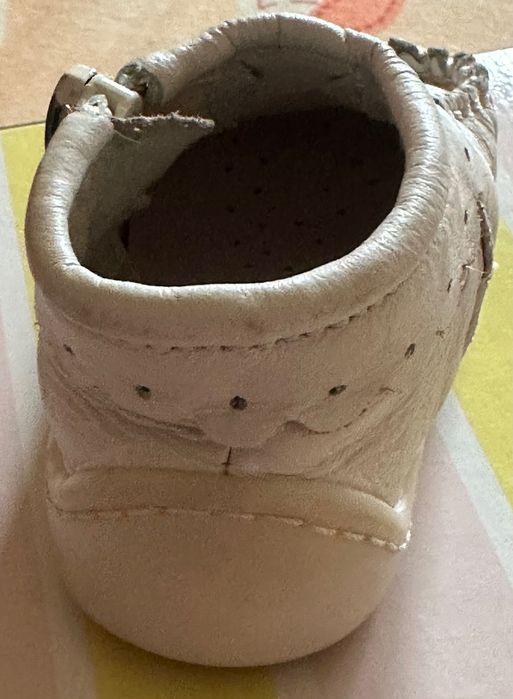 Бебешки зимни буйки – бели