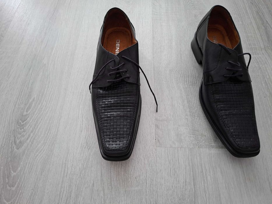 Vand 3 perechi de pantofi nr.43