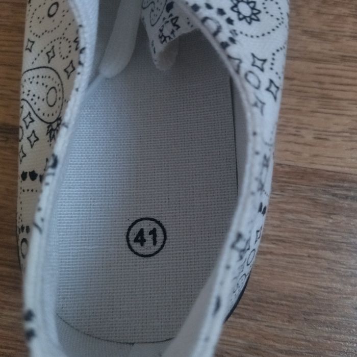 Нови дамски кецове