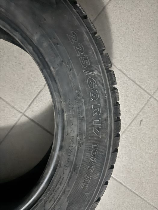 Продам шины б/у R17
