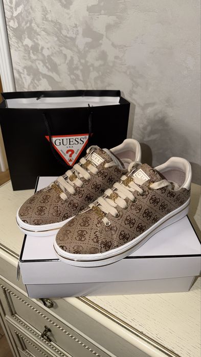 Продам кеды Guess оригинал