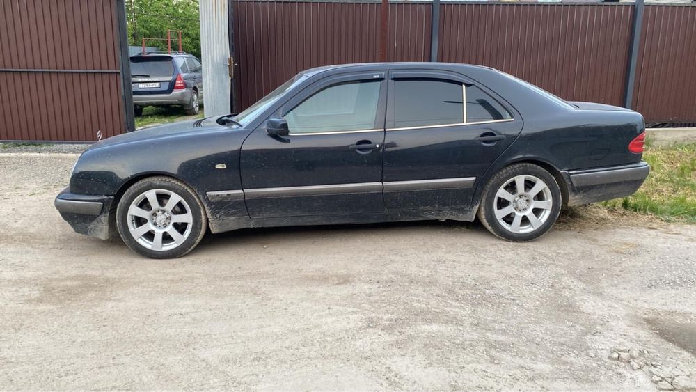 Продам диски r17 размер мерседес