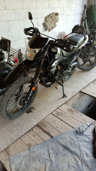 Продам мотоцикл 250 кубов