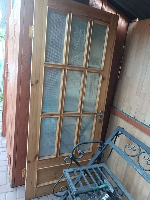 Продам деревянные двери