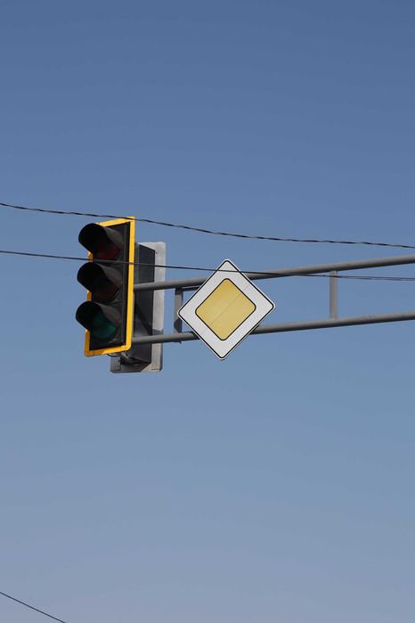 Дорожная светофорная опора купить оптом и в наличии