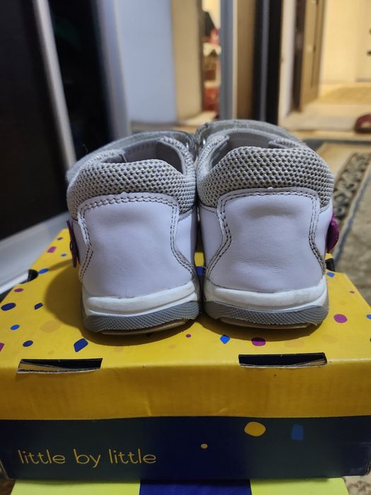 Продам сандали для девочки