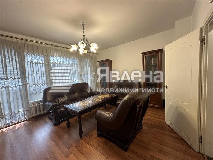Продава се Двустаен апартамент в Пловдив, Изгрев - 64 кв.м за 1079 €/кв.м - Снимка #1