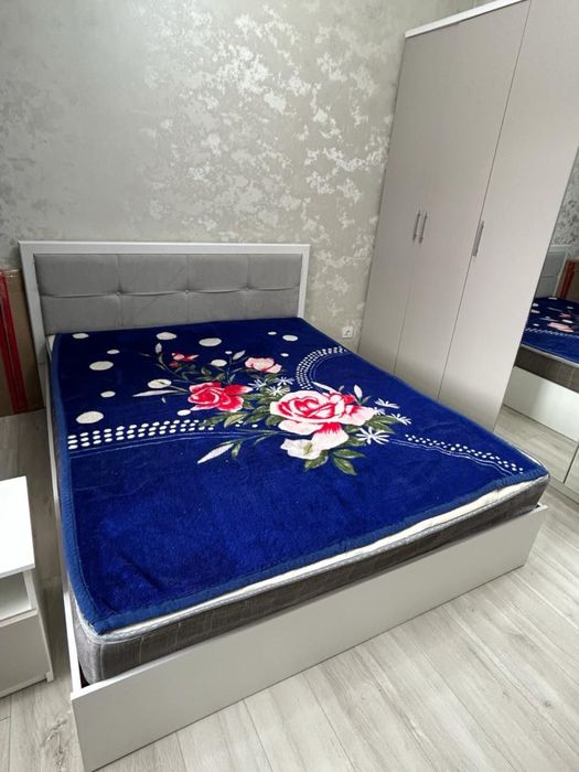 Продам спальный гарнитур