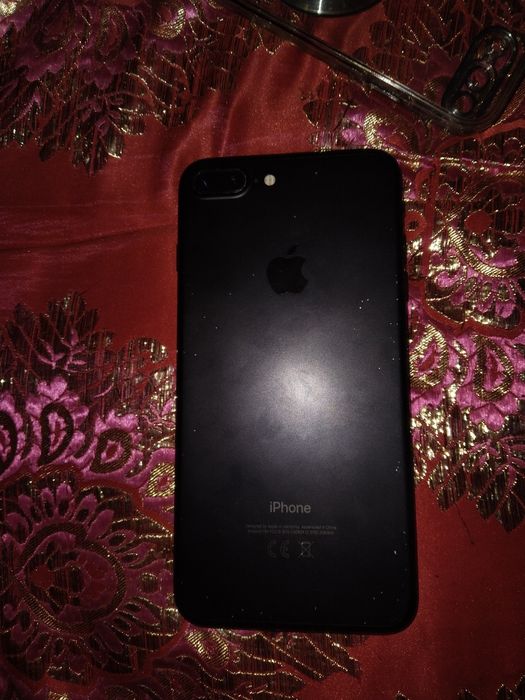 Продам  iPhone 7 плюс