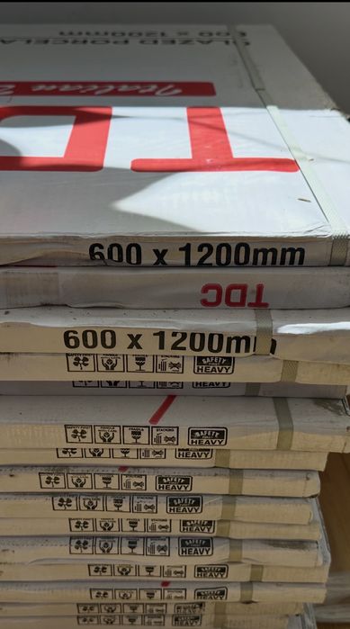 60 mp Gresie Alba cu insertii 120*60