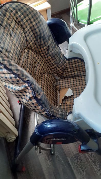 Продам стол для ребёнка 'chicco'