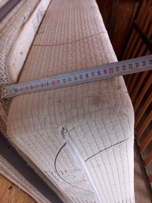 Doua.       bucati saltele