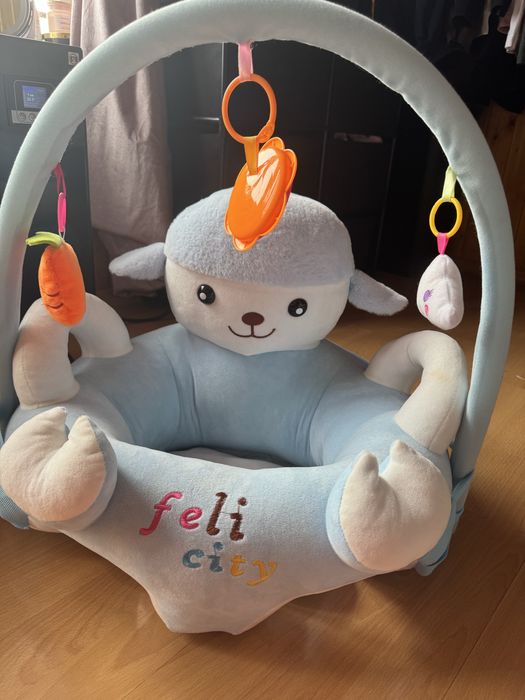 Барбарон за бебе - Агънце в син цвят и арка с играчки