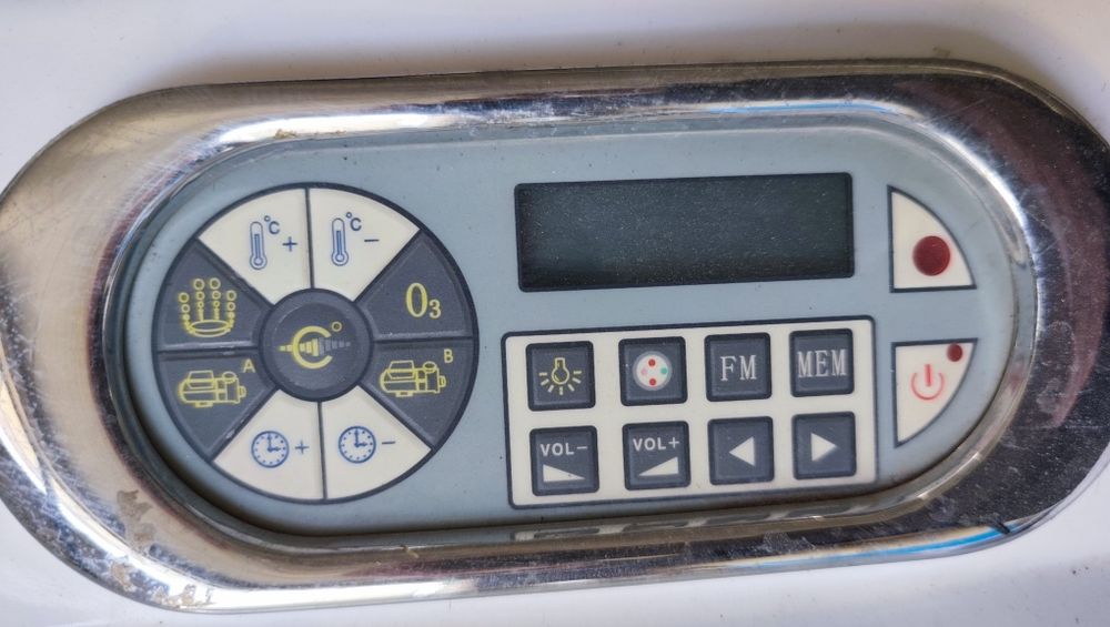 Джакузи за двама с подгряване до 40 градуса