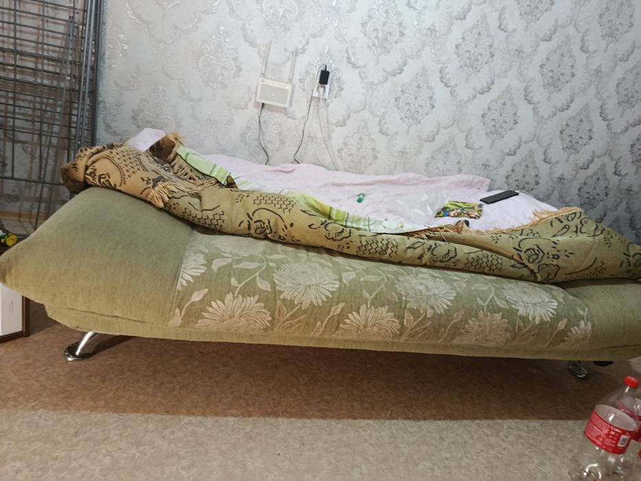 Отдам диван и кресло бесплатно