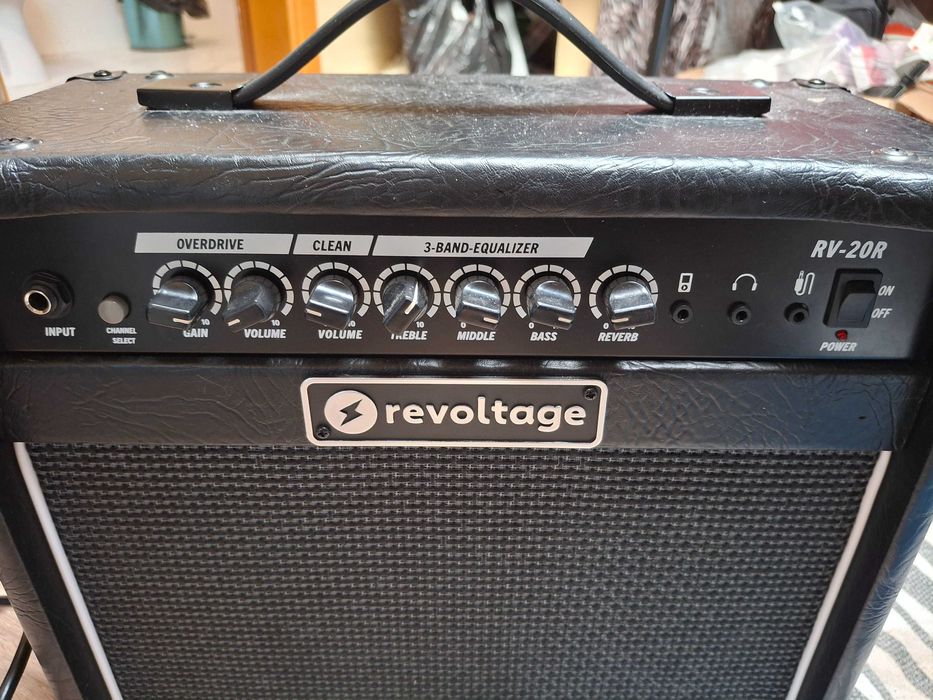 Запазен Усилвател за електрическа китара на Revoltage RV-20R