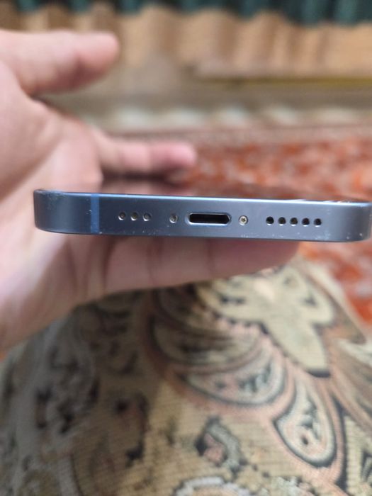 Iphone 14. baterie 83