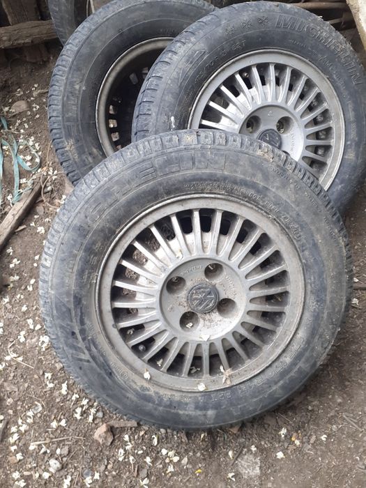 Vând roti de Volkswagen