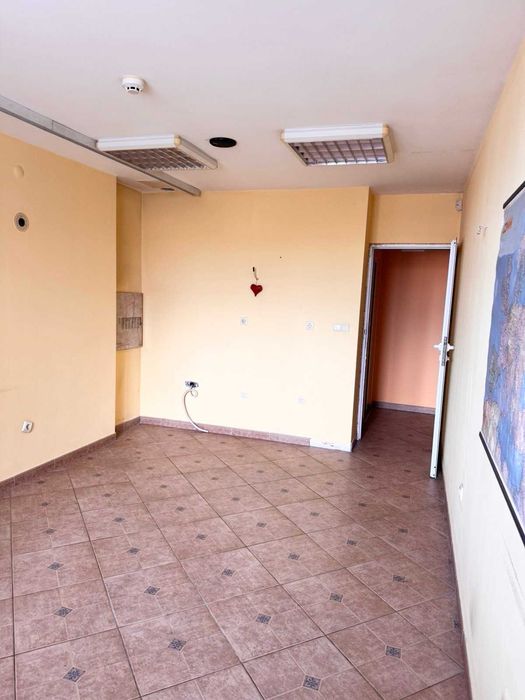 Дава се под наем Офис в Варна, ЖП Гара - 50 кв.м за 372 € - Снимка #5