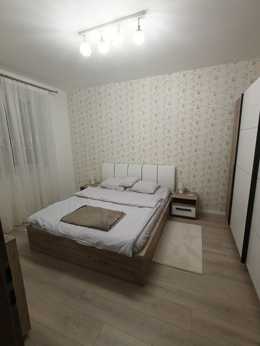 Vand apartament cu 3 camera in Dumbravita (mobilat)