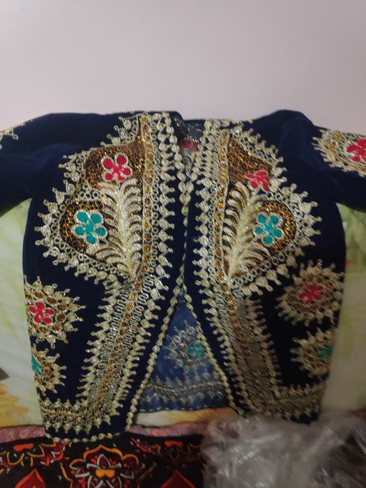 Детские чапаны, золотошвейные ( Бухара), новые.