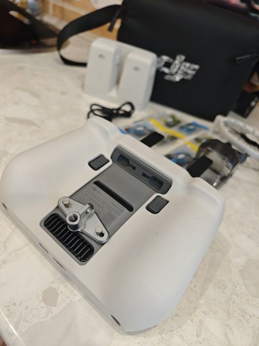 Продам почти новый квадрокоптер,дрон DJI Flip