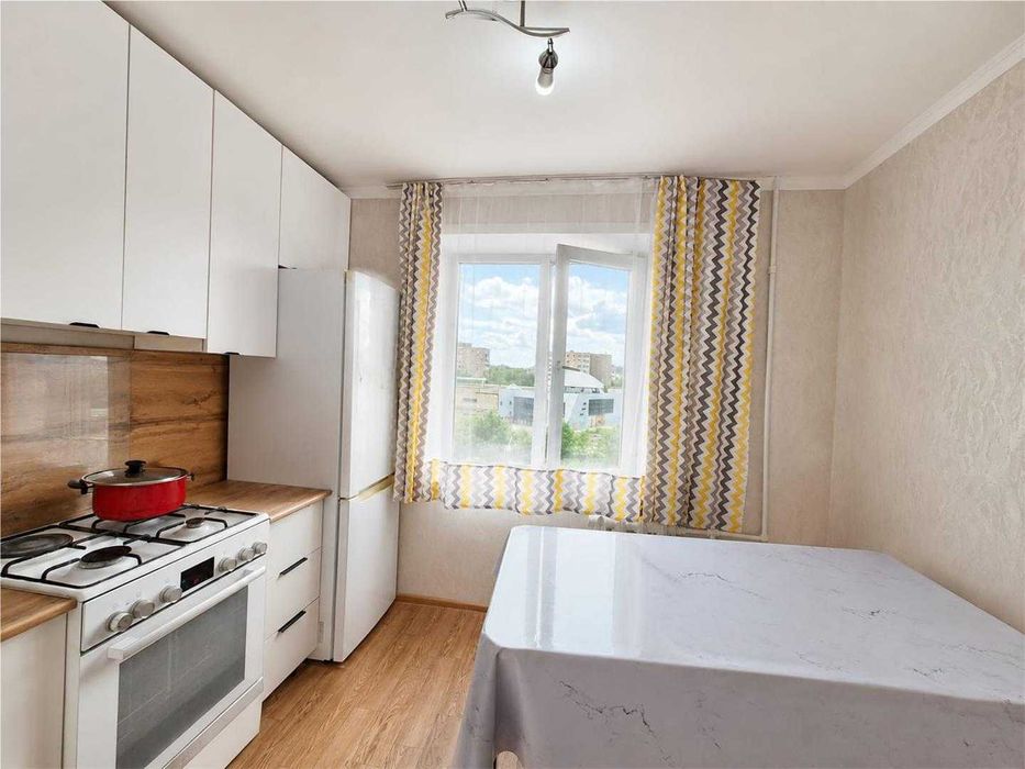 Продам 2 комн квартиру у/план. на пр.Металлургов