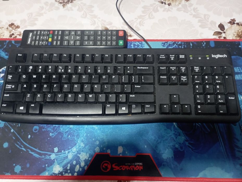 Desktop HP + Monitor + 12GB RAM – Ideal școală/office