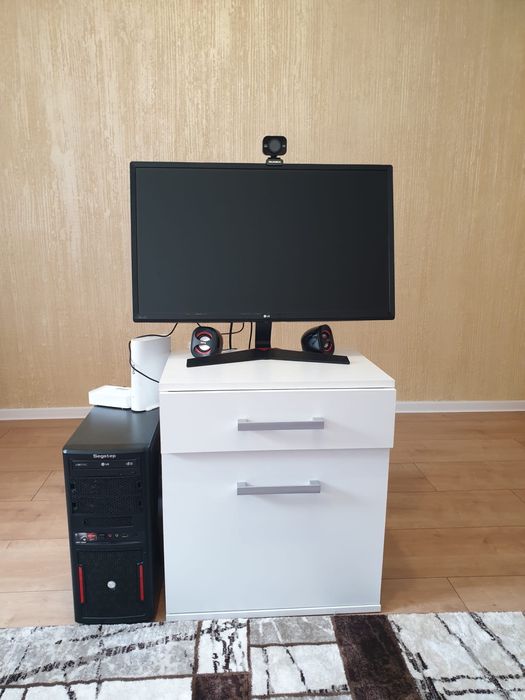 Vand urgent PC  complet