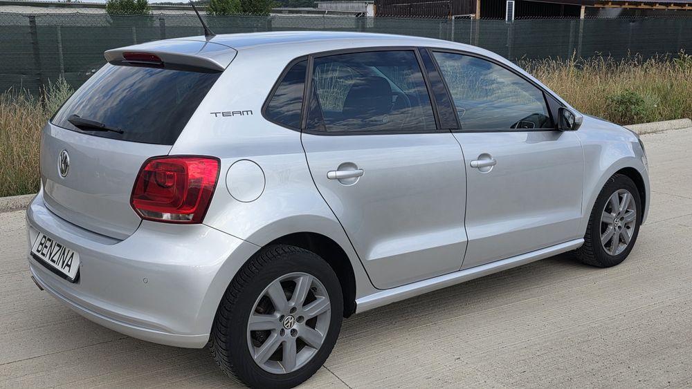VOLKSWAGEN Polo 2010 — imagine 3