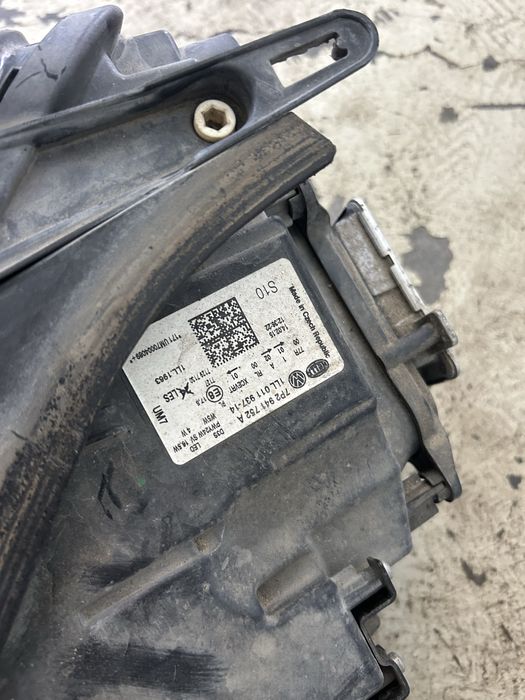 Far partea dreapta VW Touareg 7P facelift led 2014-2016 7P2 941 752A