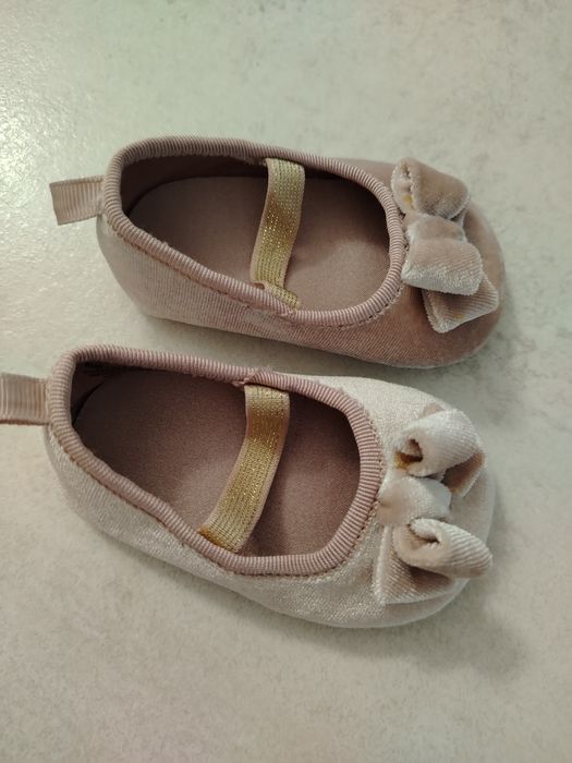 Бебешка рокля 9-12м + обувки