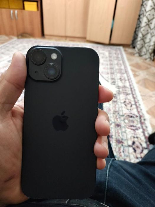 Продам Айфон 15 срочно