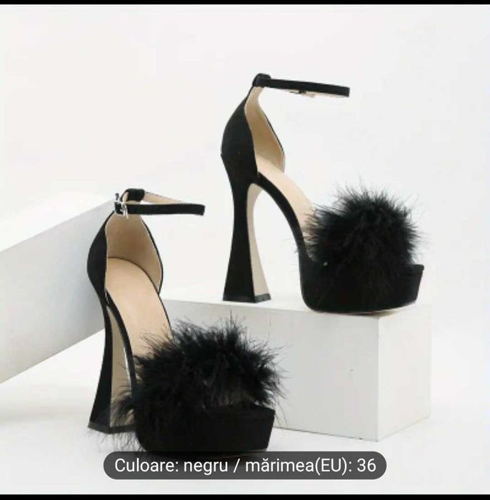 Vând sandale cu toc!