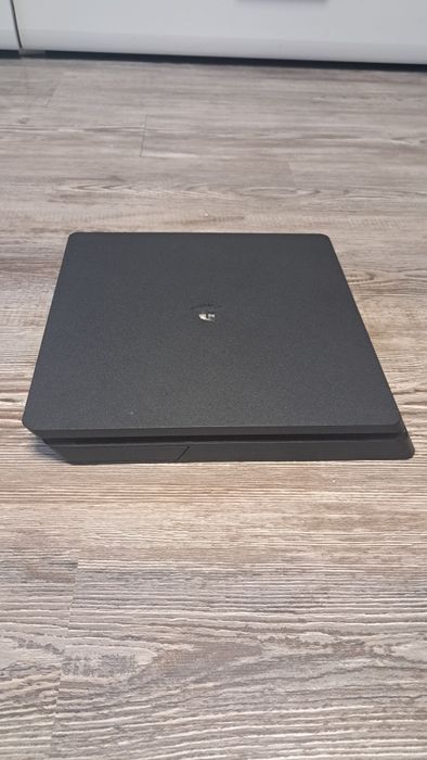 Playstation 4 slim