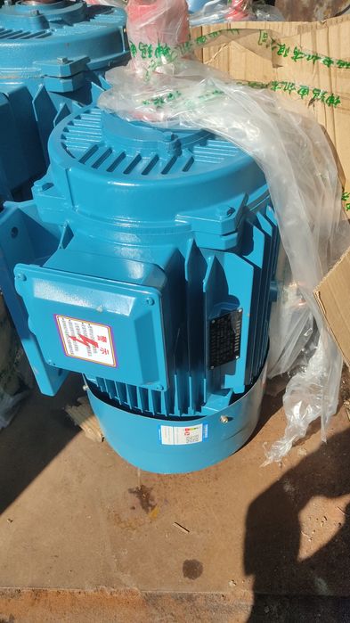 Электродвигатель  редуктор