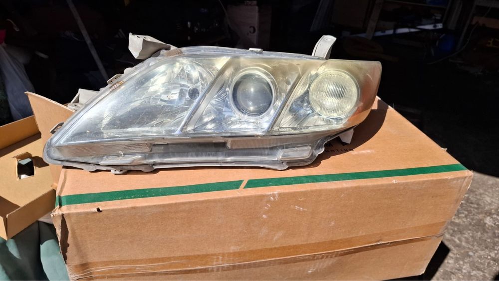 Фары на Toyota Camry 40