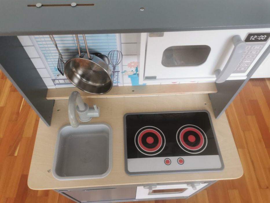 Детска дървена кухня