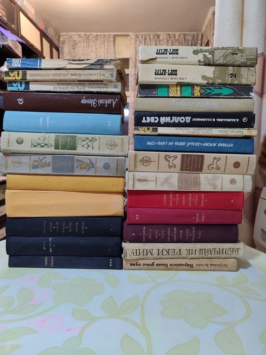 Продам книги разные.