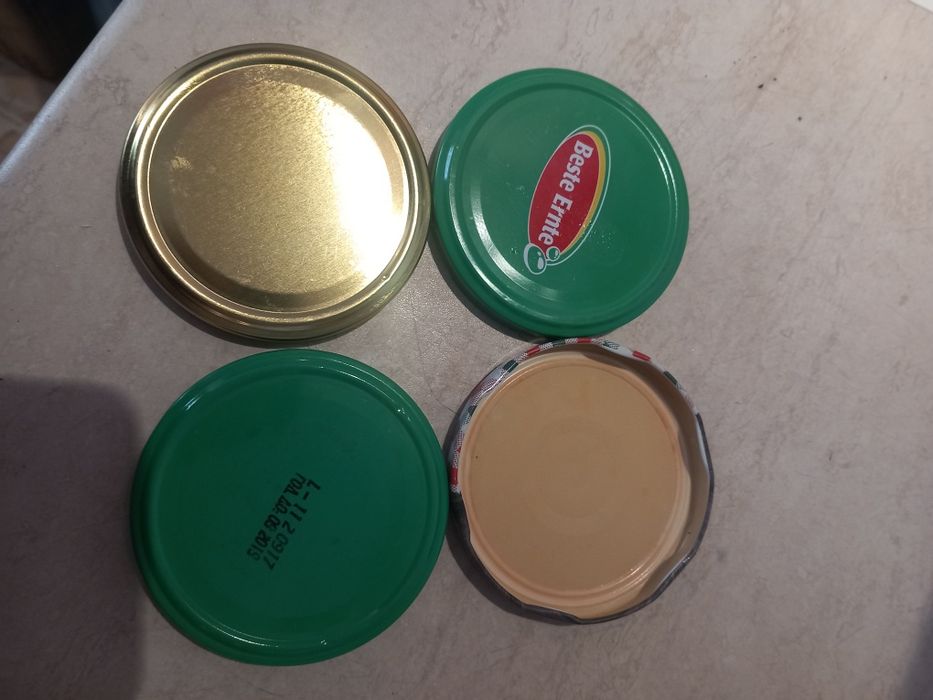 Капачки за буркани ползвани еднократно!