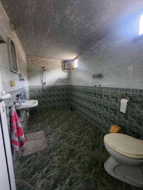 Продава се двуетажна къща с двор в гр. Перущица